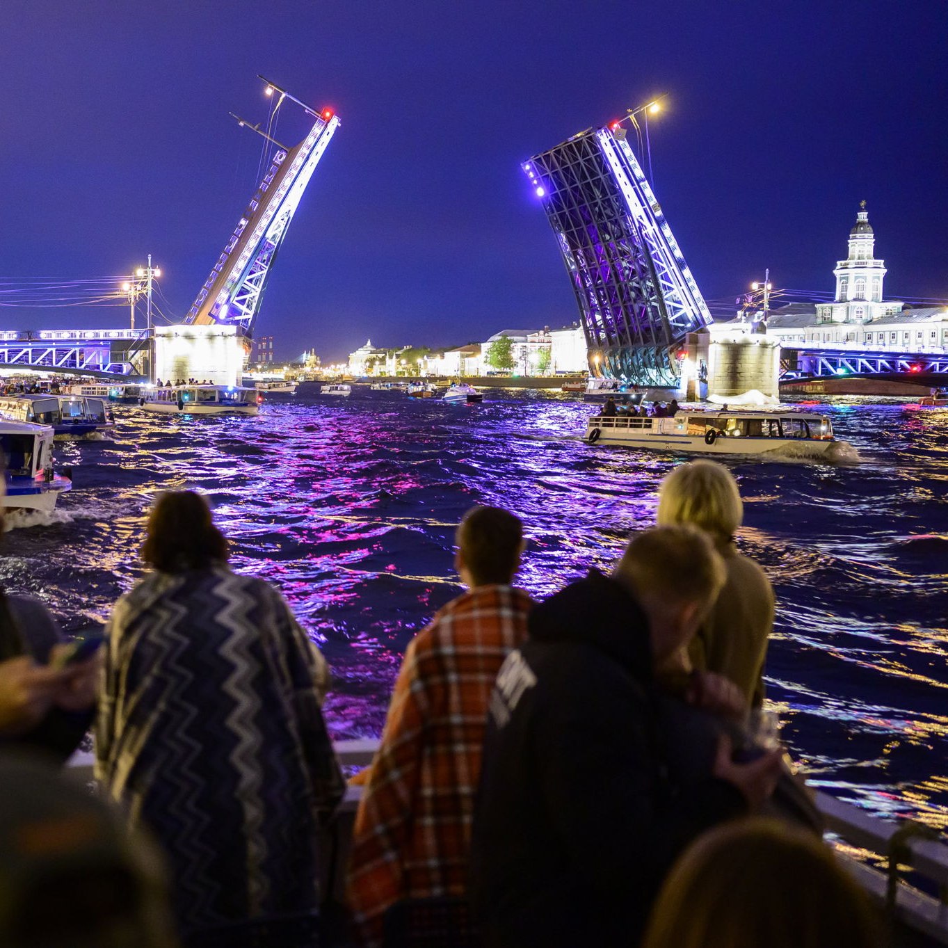 разводные мосты ночью