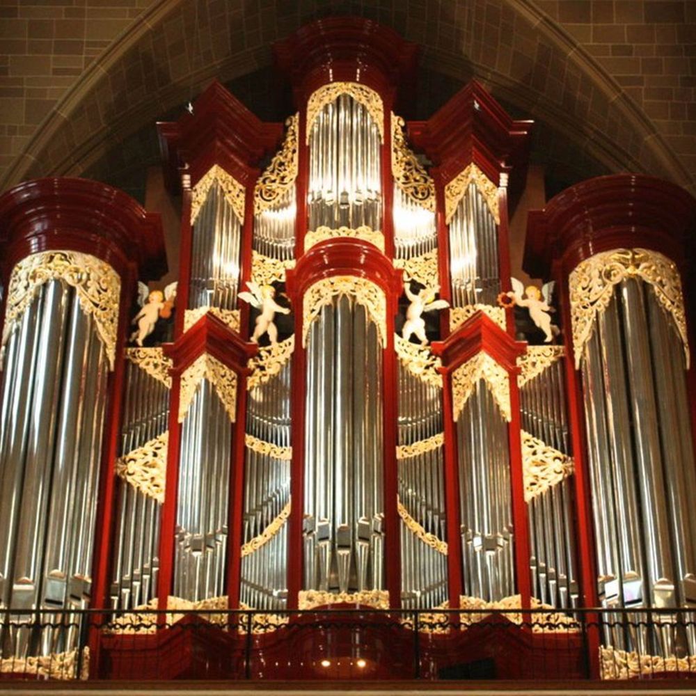 Бах органная музыка лучшее. Органный концерт Бах. Орган музыкальный инструмент. Большой музыкальный инструмент. Красивый орган.