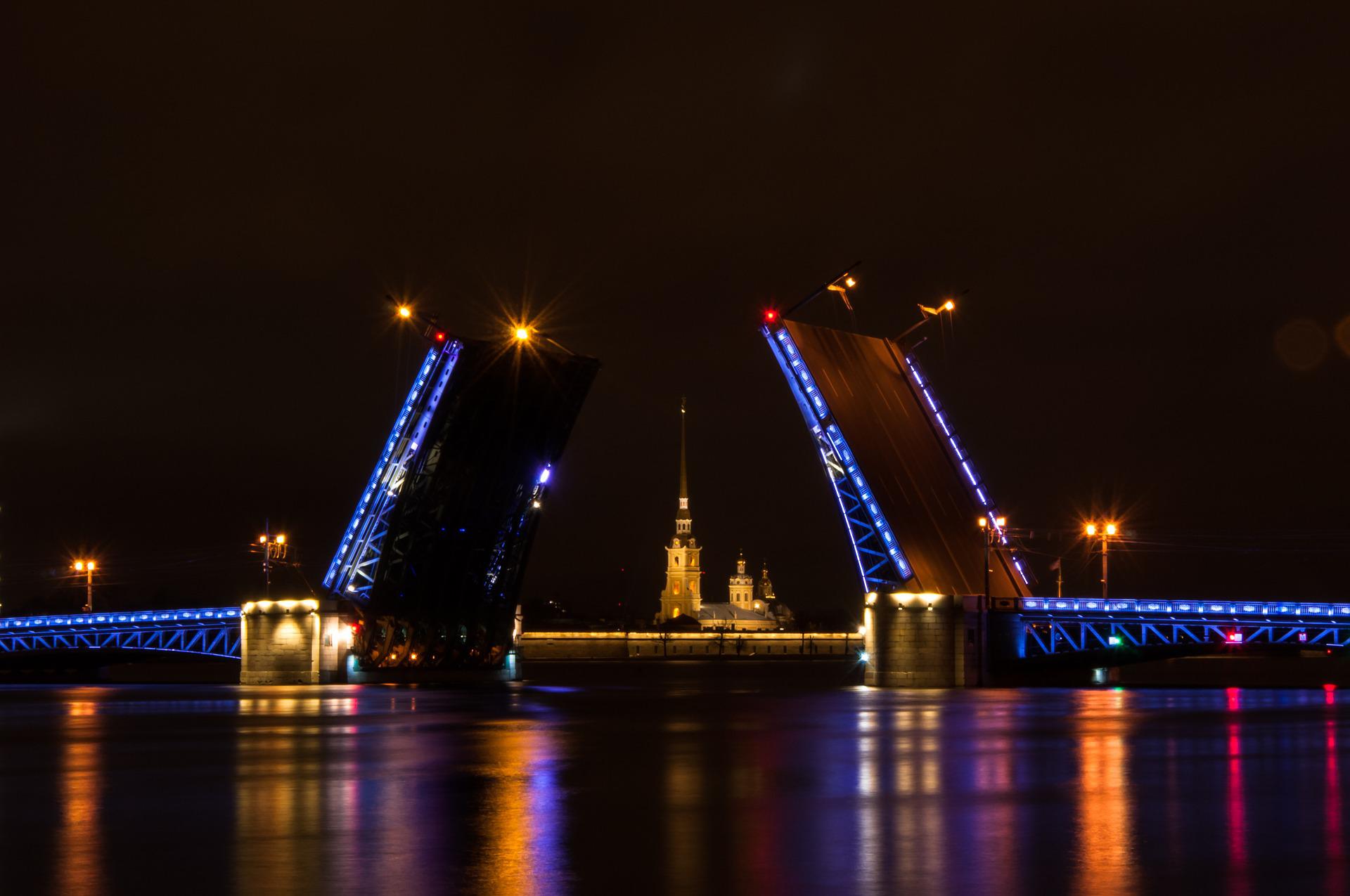 разводные мосты ночью